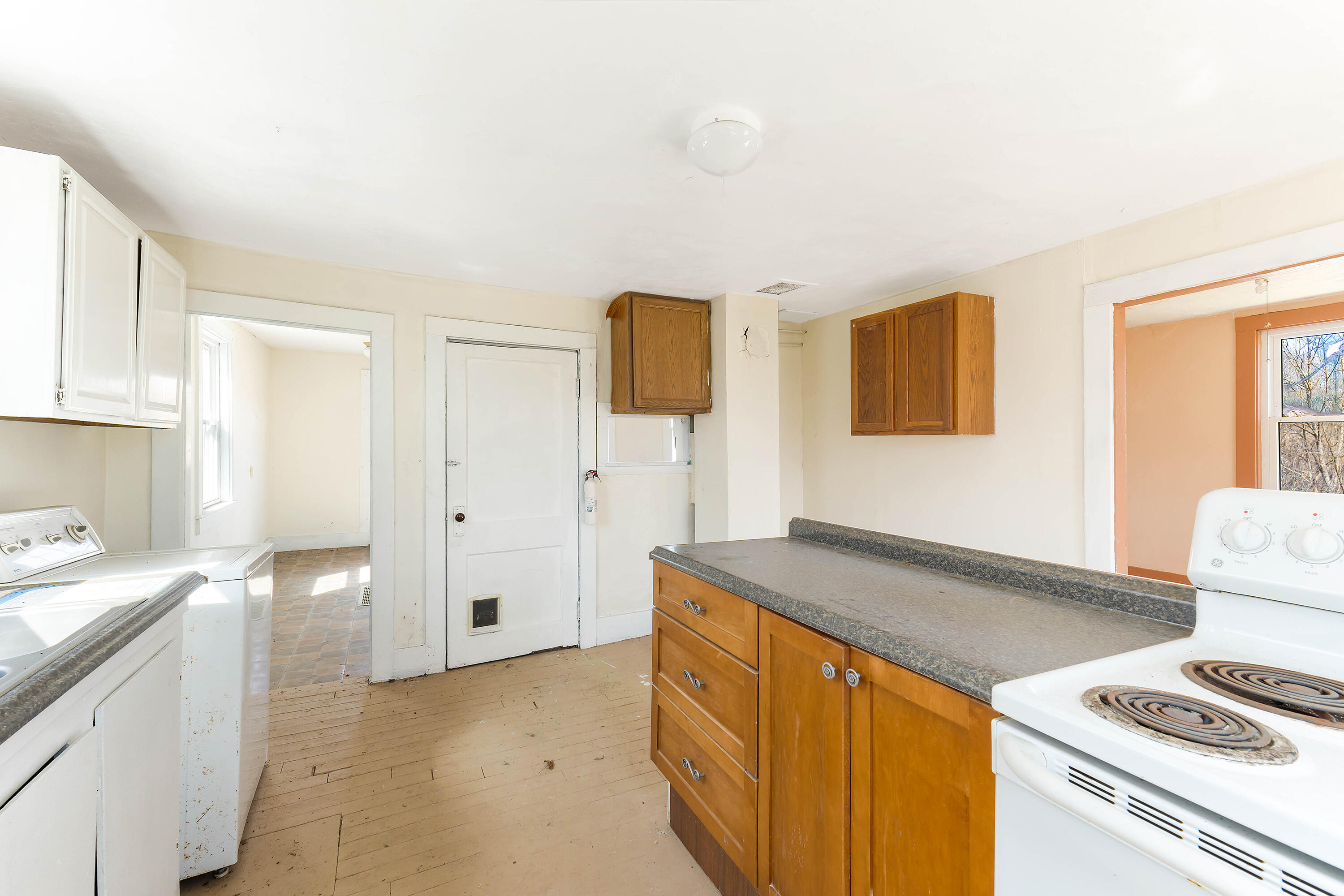 76 Fish Street Thomaston ME 04861