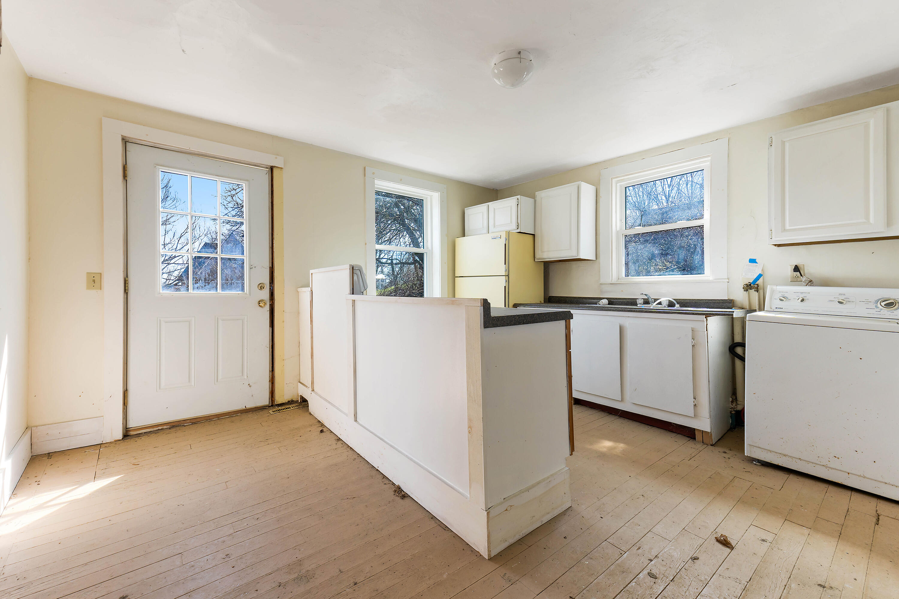 76 Fish Street Thomaston ME 04861