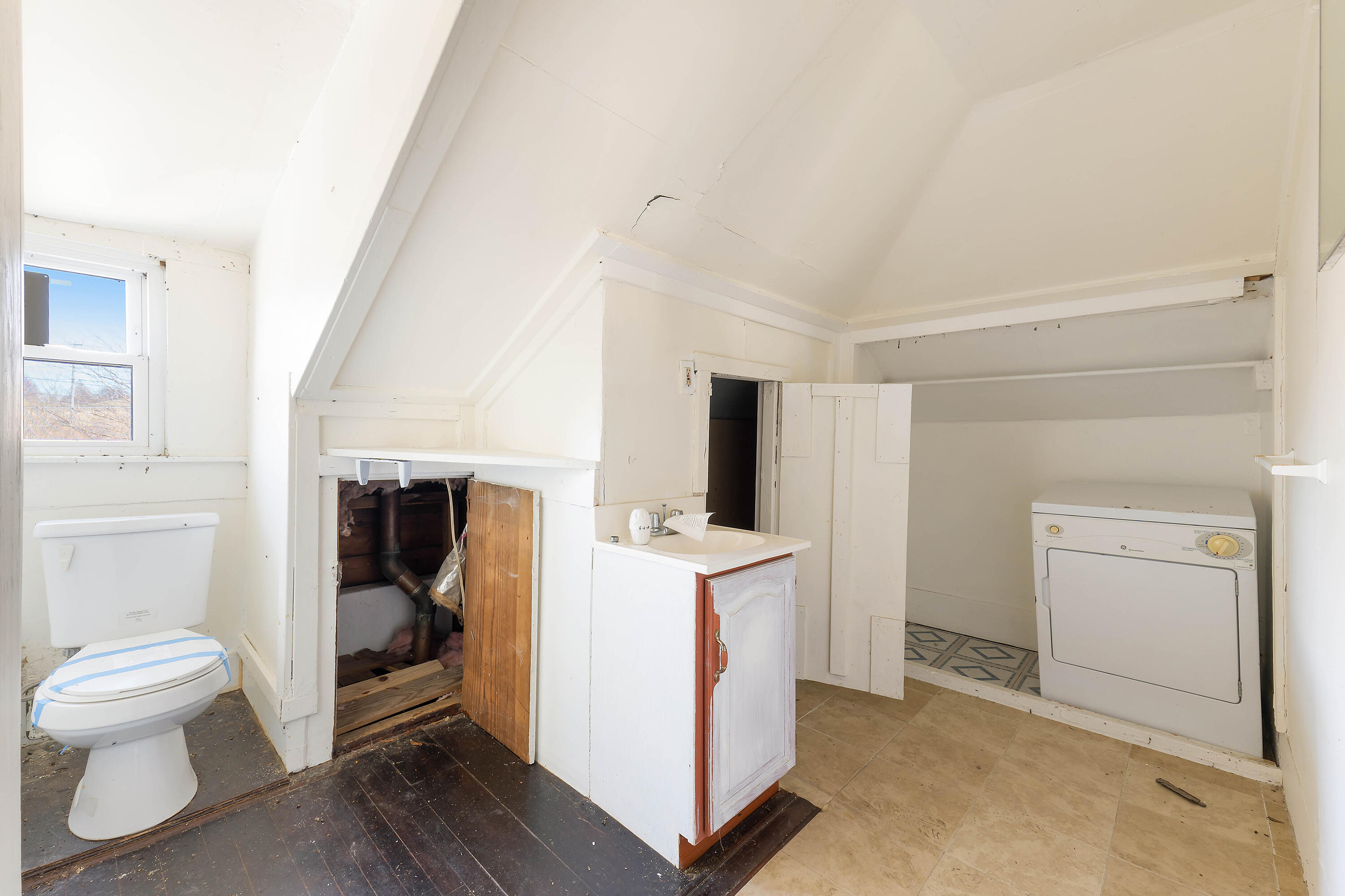 76 Fish Street Thomaston ME 04861