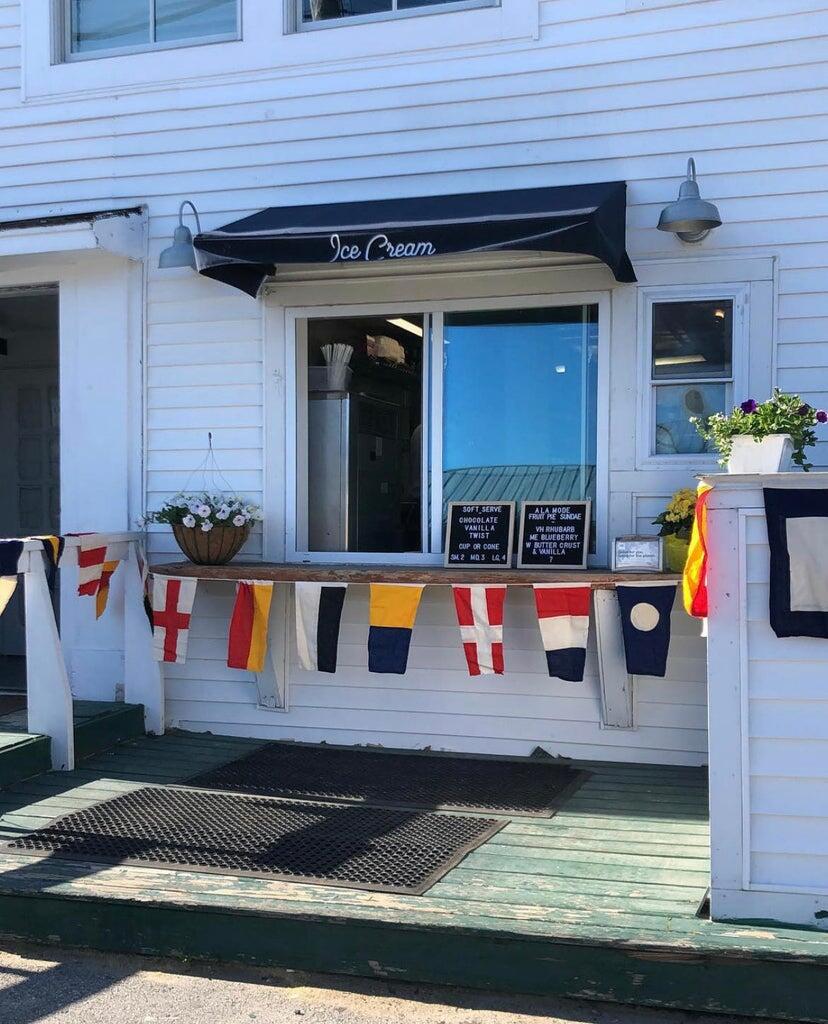 26 W Main Street Vinalhaven ME 04863