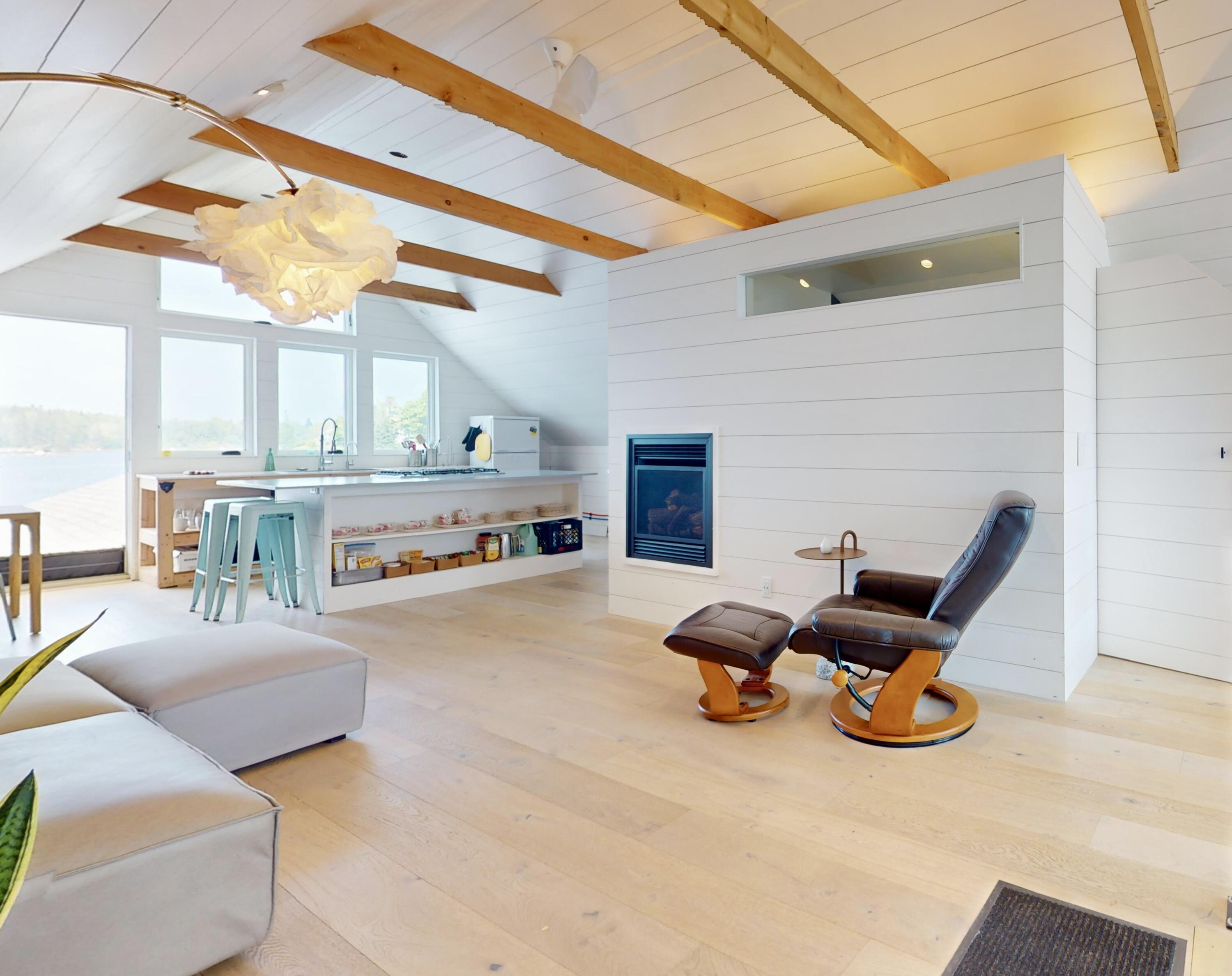 26 W Main Street Vinalhaven ME 04863