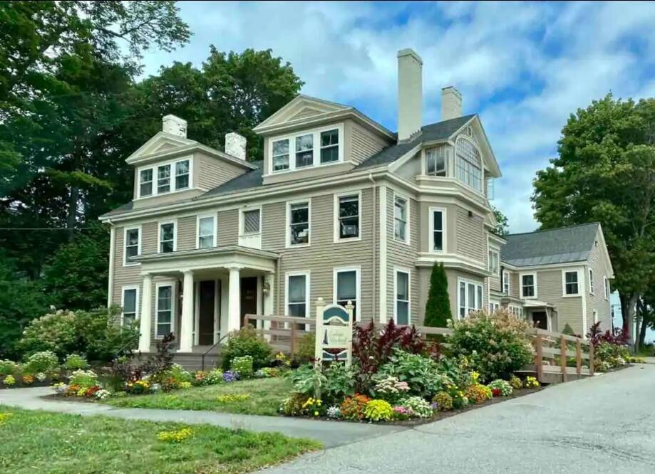 Bangor ME, 133-135 Broadway