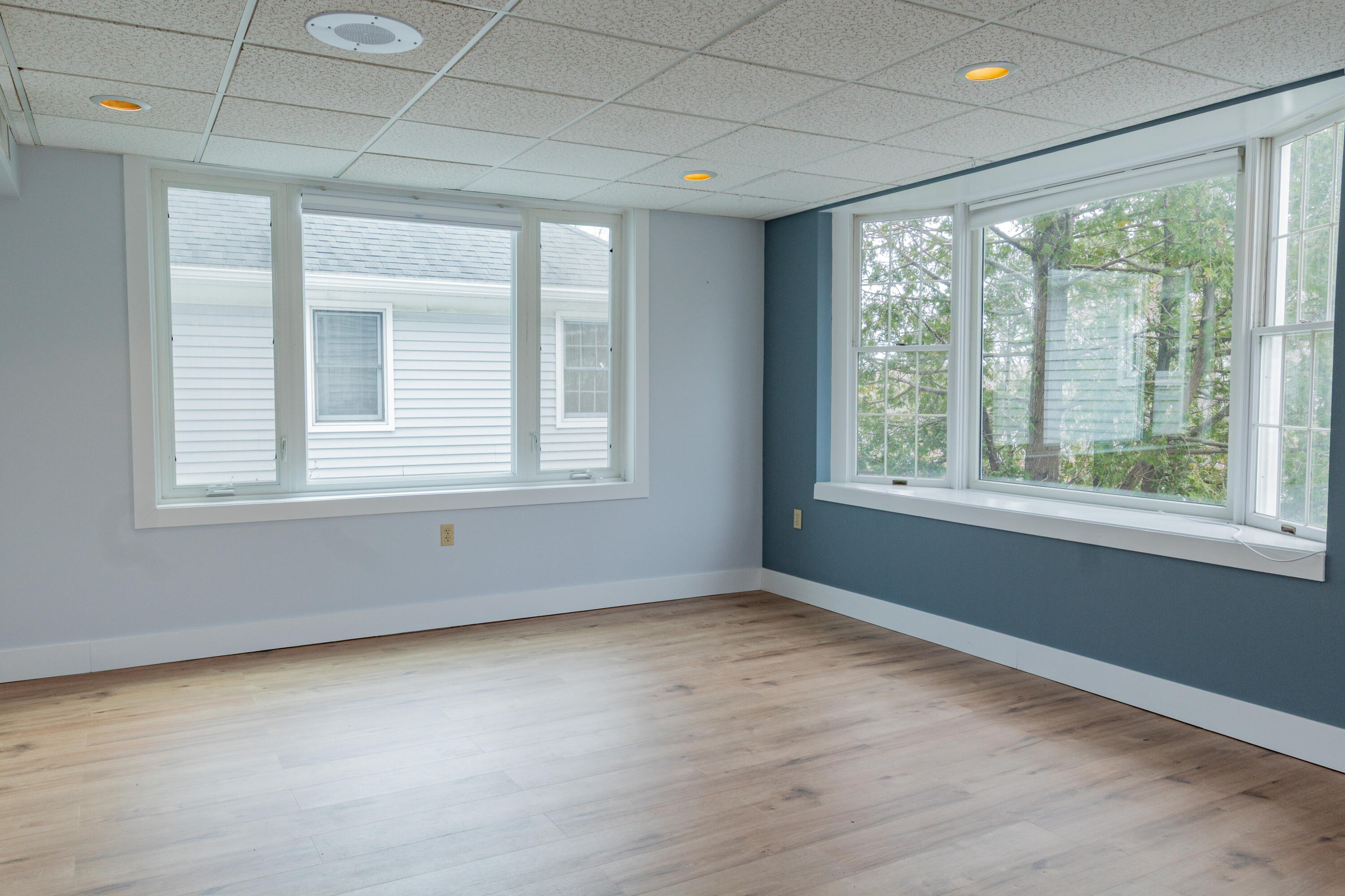 527 Ocean Avenue Portland ME 04103