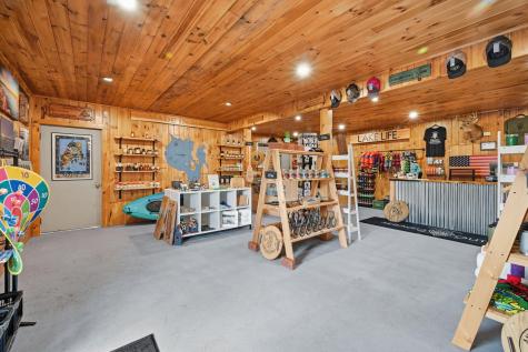 1254 Roosevelt Trail Raymond ME 04071