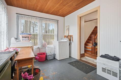 1254 Roosevelt Trail Raymond ME 04071