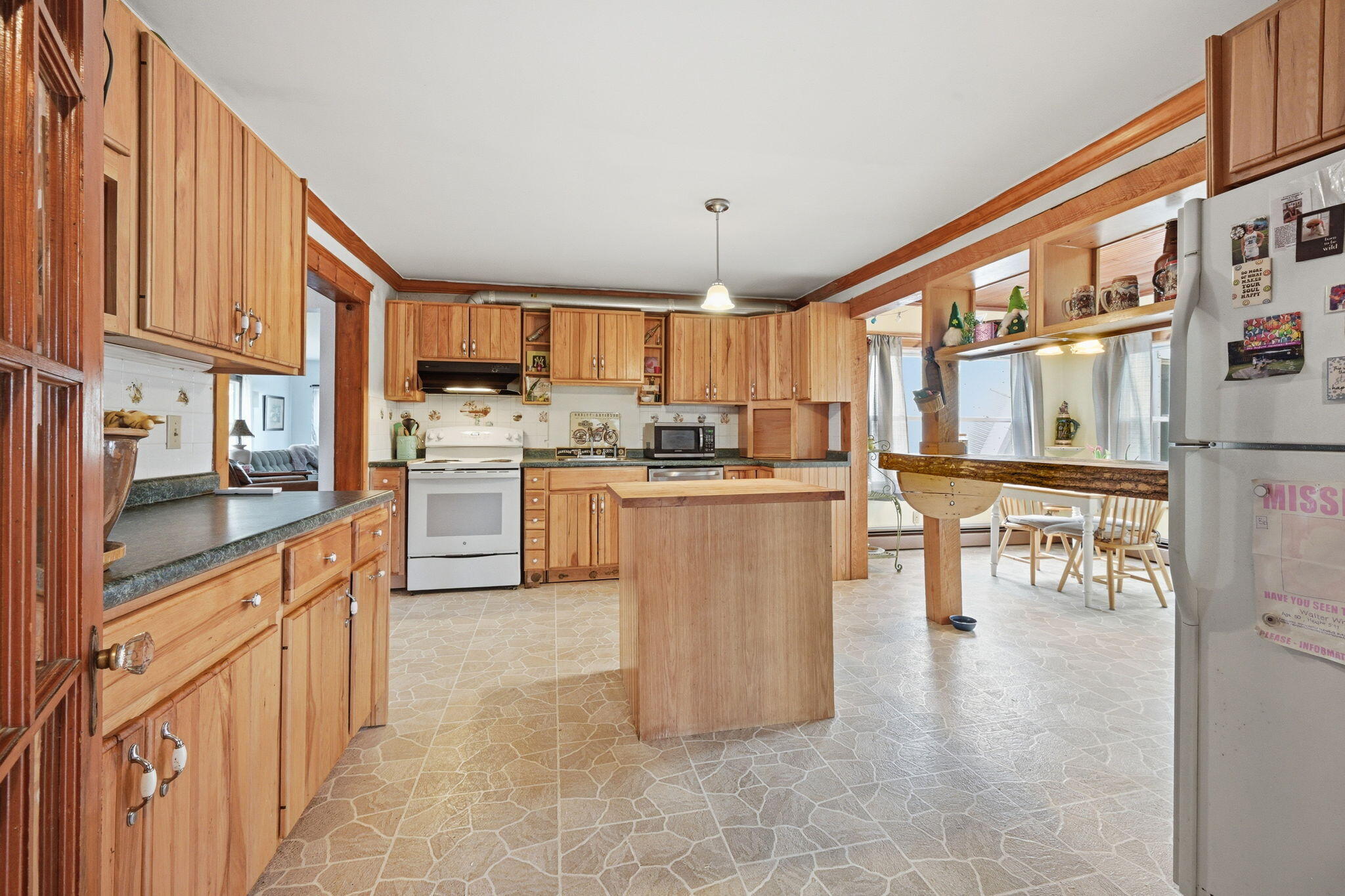 1254 Roosevelt Trail Raymond ME 04071