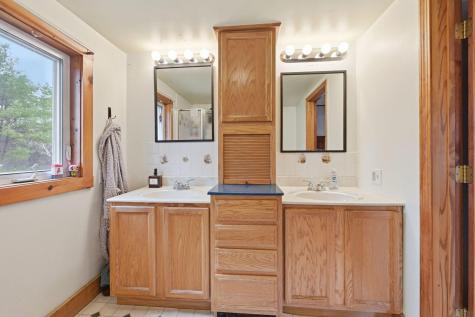 1254 Roosevelt Trail Raymond ME 04071