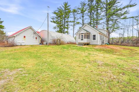 1254 Roosevelt Trail Raymond ME 04071