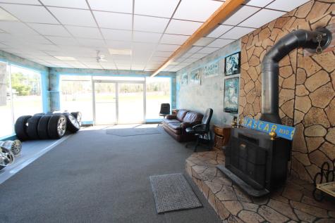 20 Estes Avenue Palmyra ME 04965