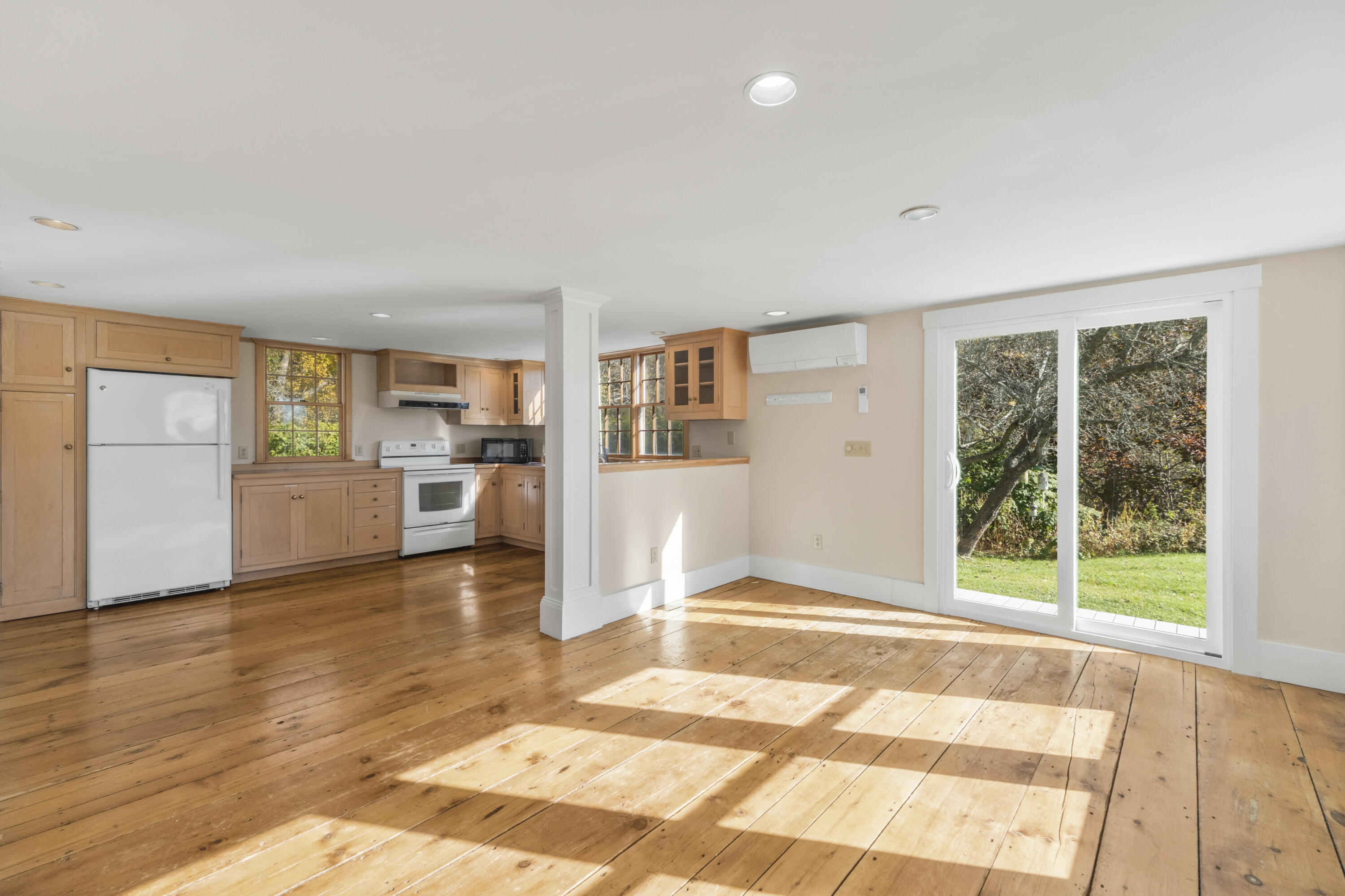 2561 Atlantic Highway Lincolnville ME 04849