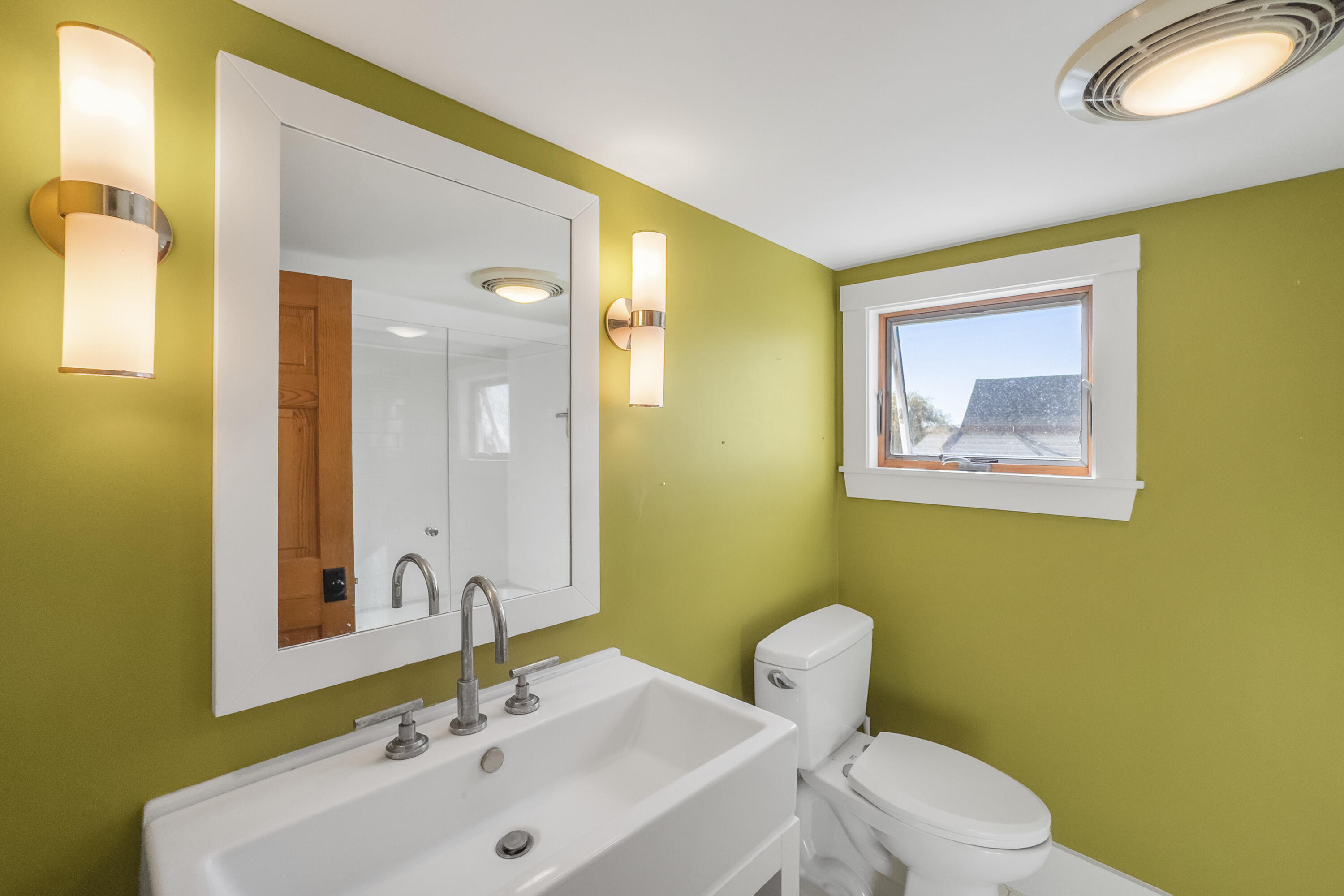 2561 Atlantic Highway Lincolnville ME 04849