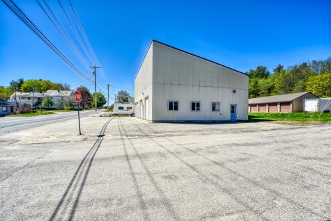 74 Route 133 Winthrop ME 04364
