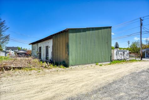 74 Route 133 Winthrop ME 04364