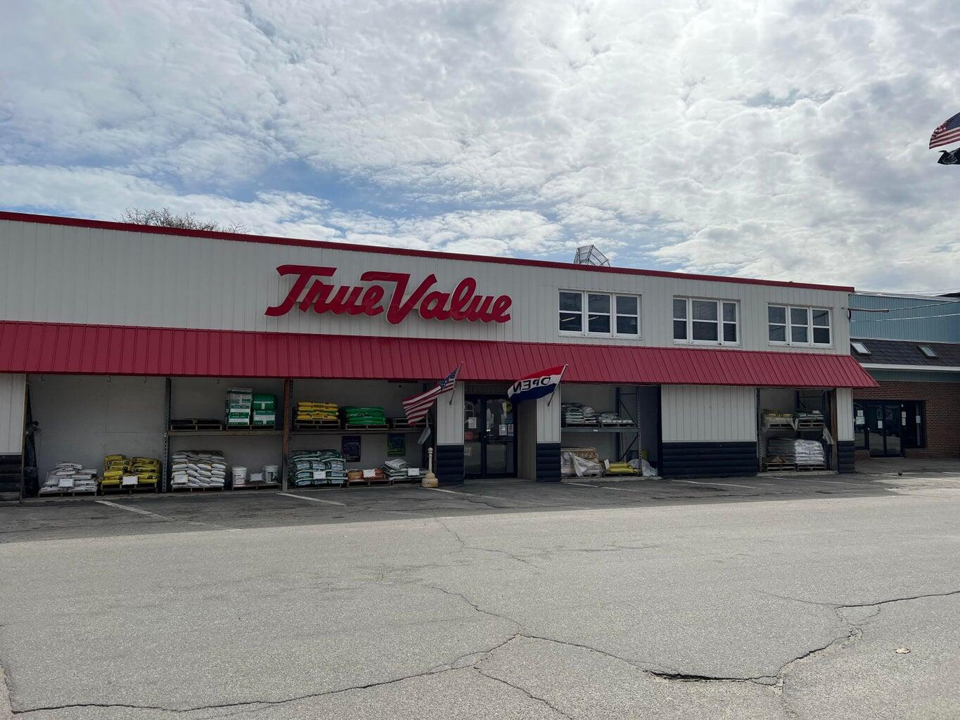 225 Aroostook Avenue Millinocket ME 04462