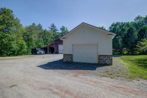 32 Roddy Lane Readfield ME 04355