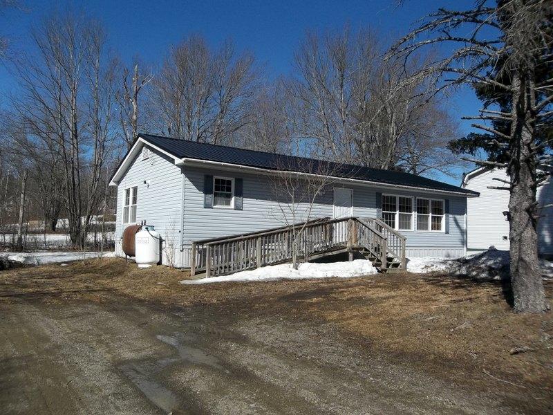 3 2nd Avenue Baileyville, ME