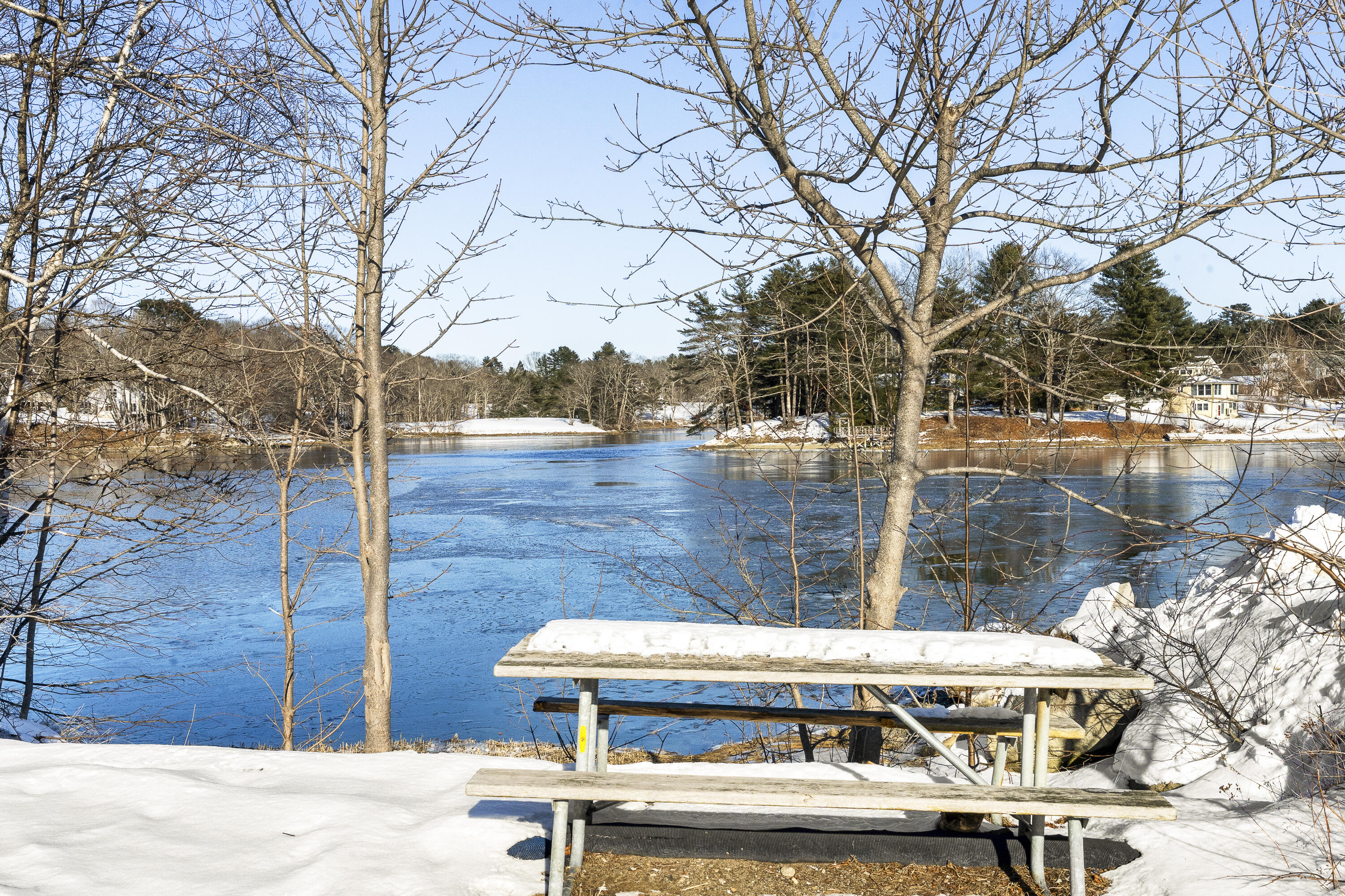 100 Main Street Damariscotta ME 04543