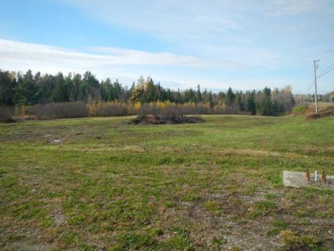 40 River Road Lincoln ME 04457