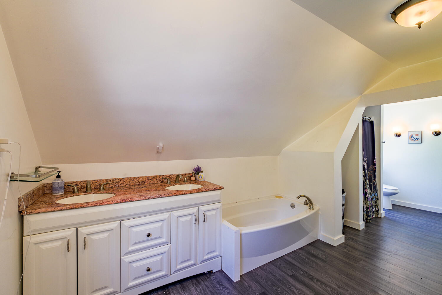 1113 Commercial Street Rockport ME 04856