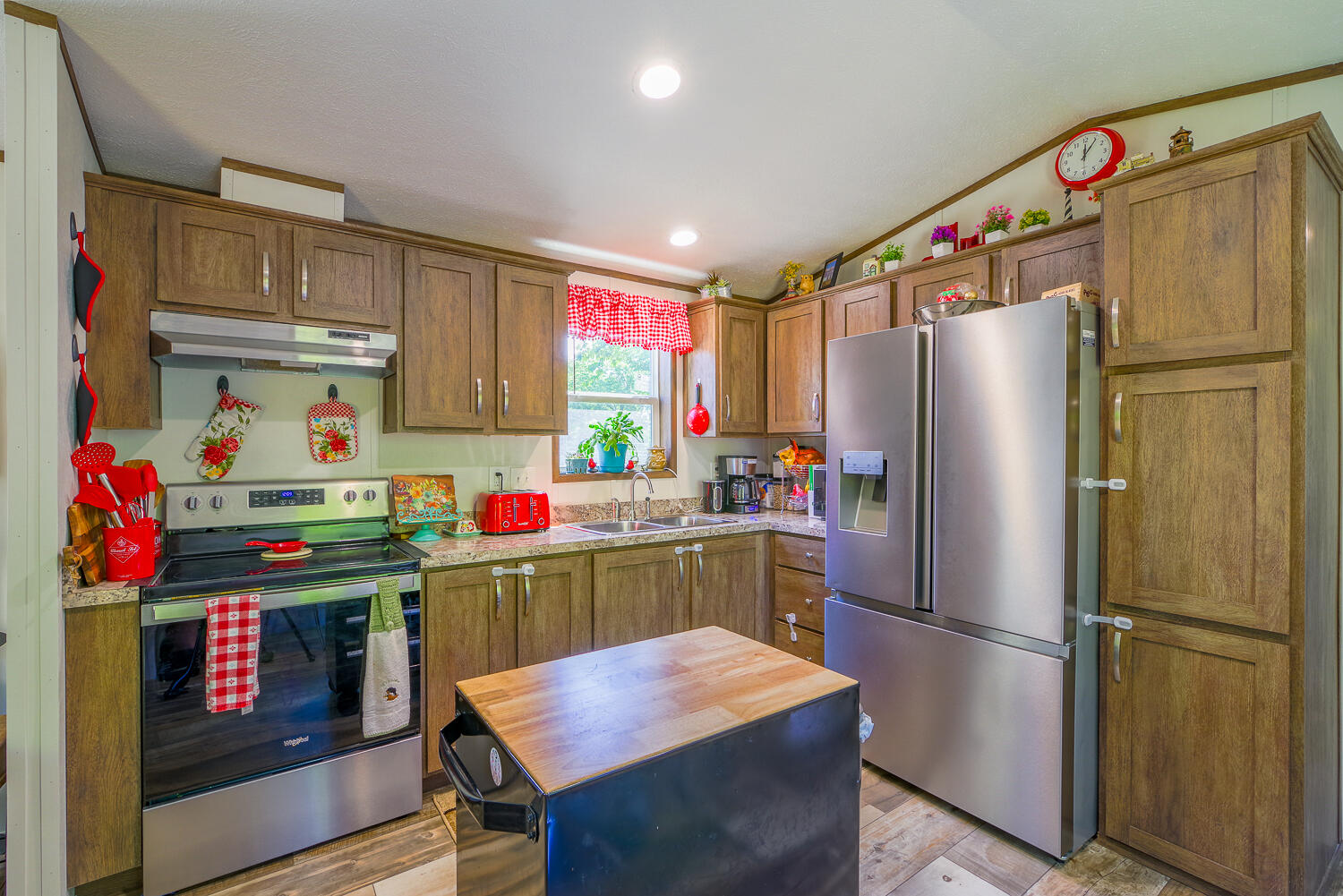 1113 Commercial Street Rockport ME 04856