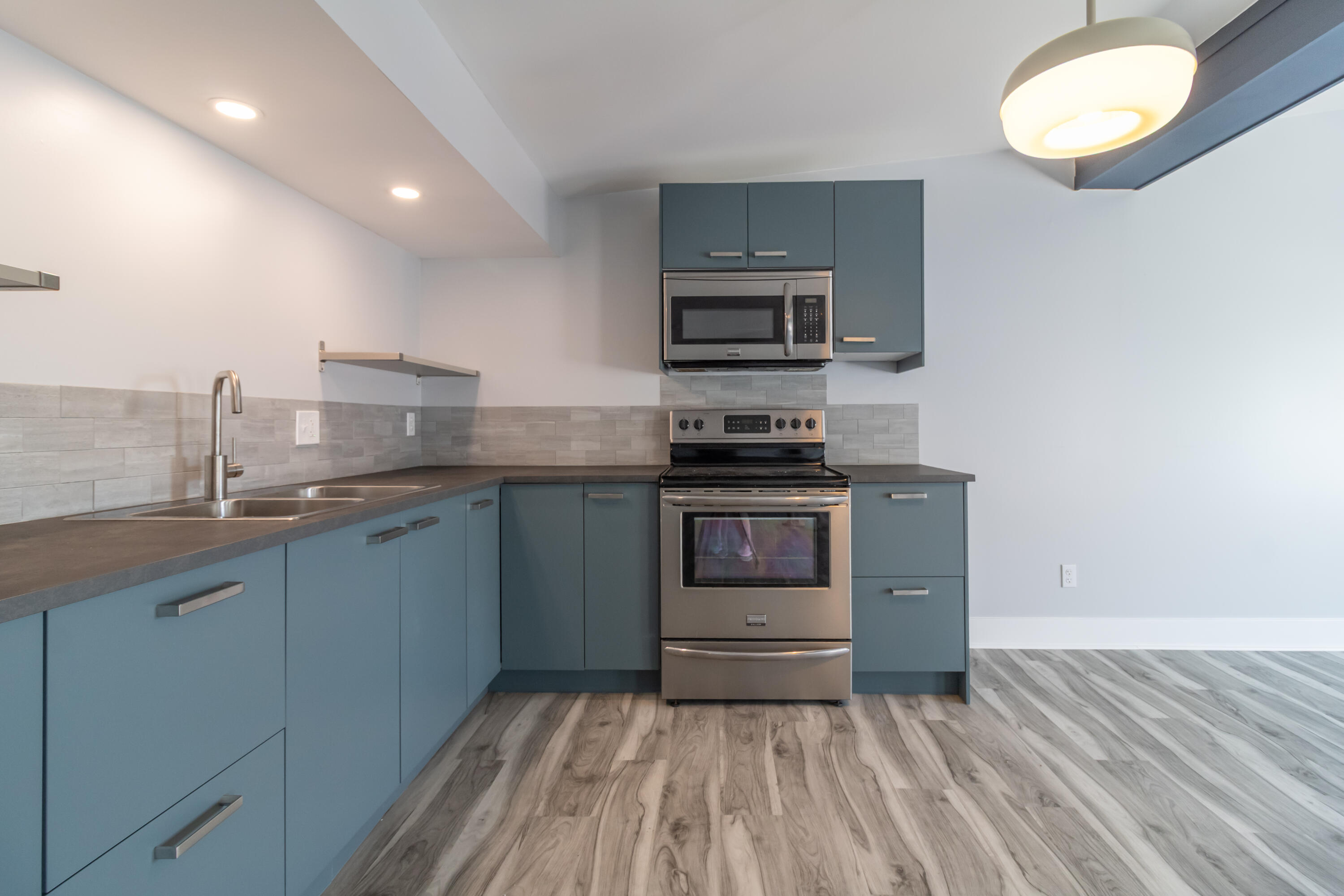 25 And 27 E East Main Street Searsport ME 04974