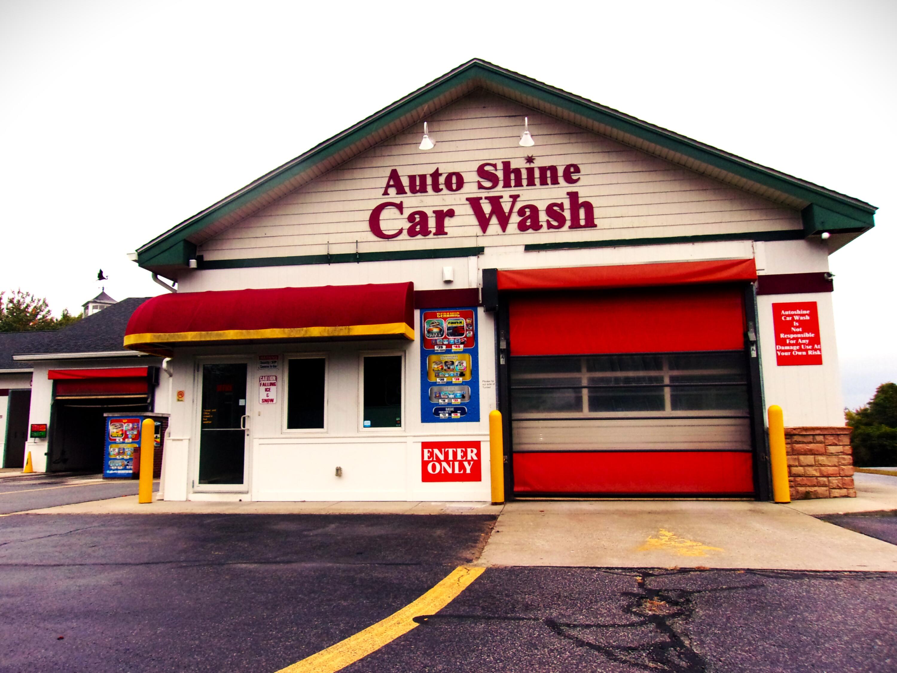 14 Hamilton Court Topsham ME 04086