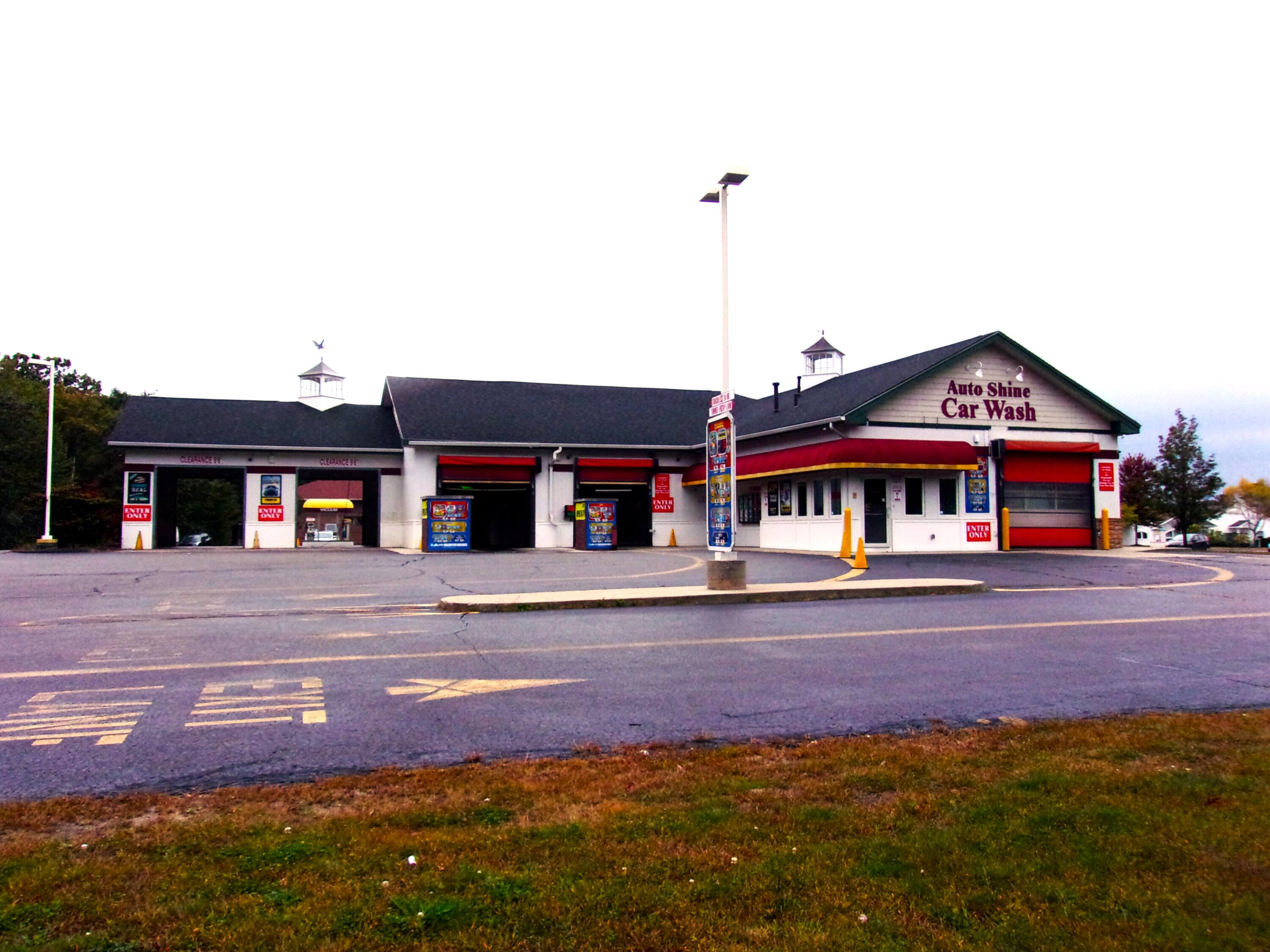 14 Hamilton Court Topsham ME 04086