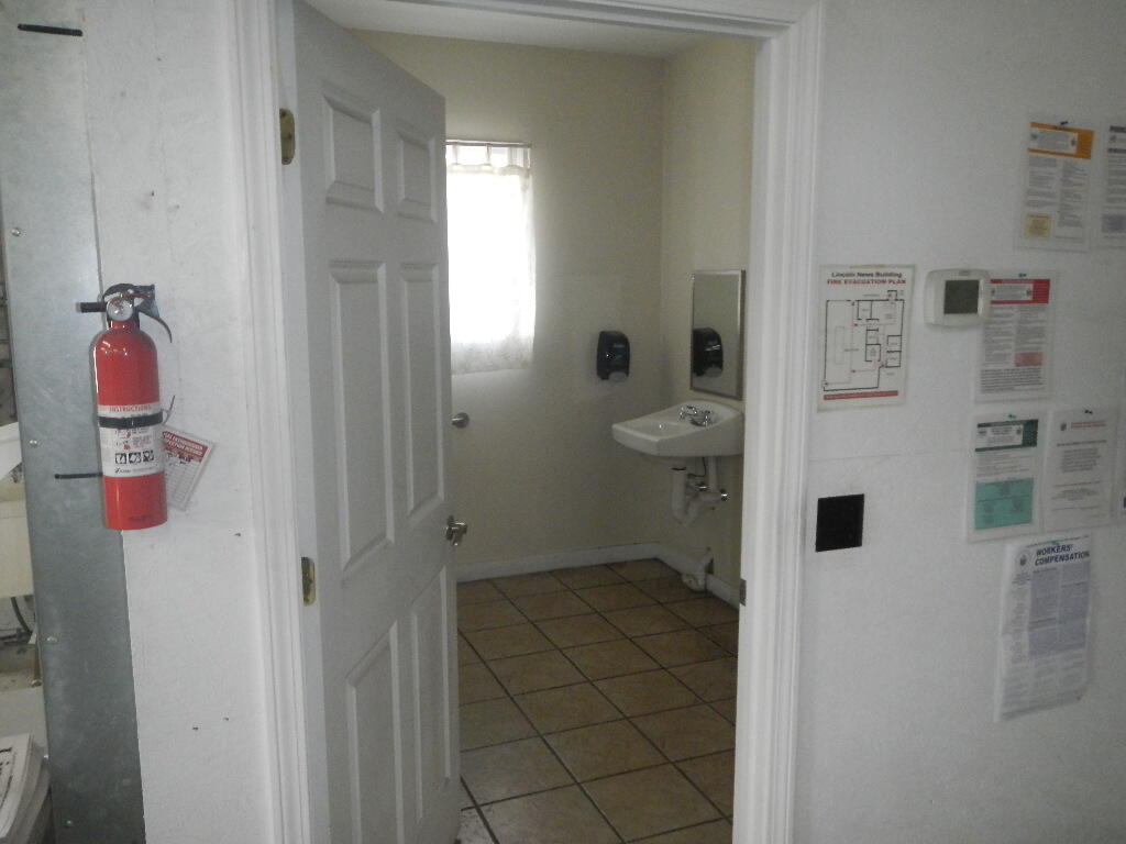 78 W Broadway Lincoln ME 04457