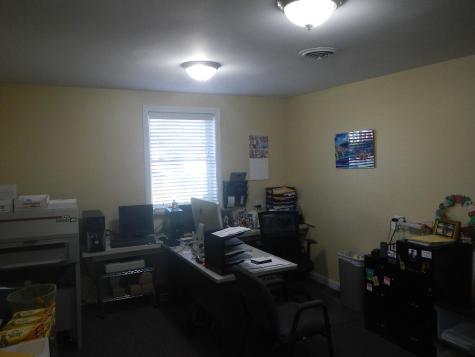 78 W Broadway Lincoln ME 04457