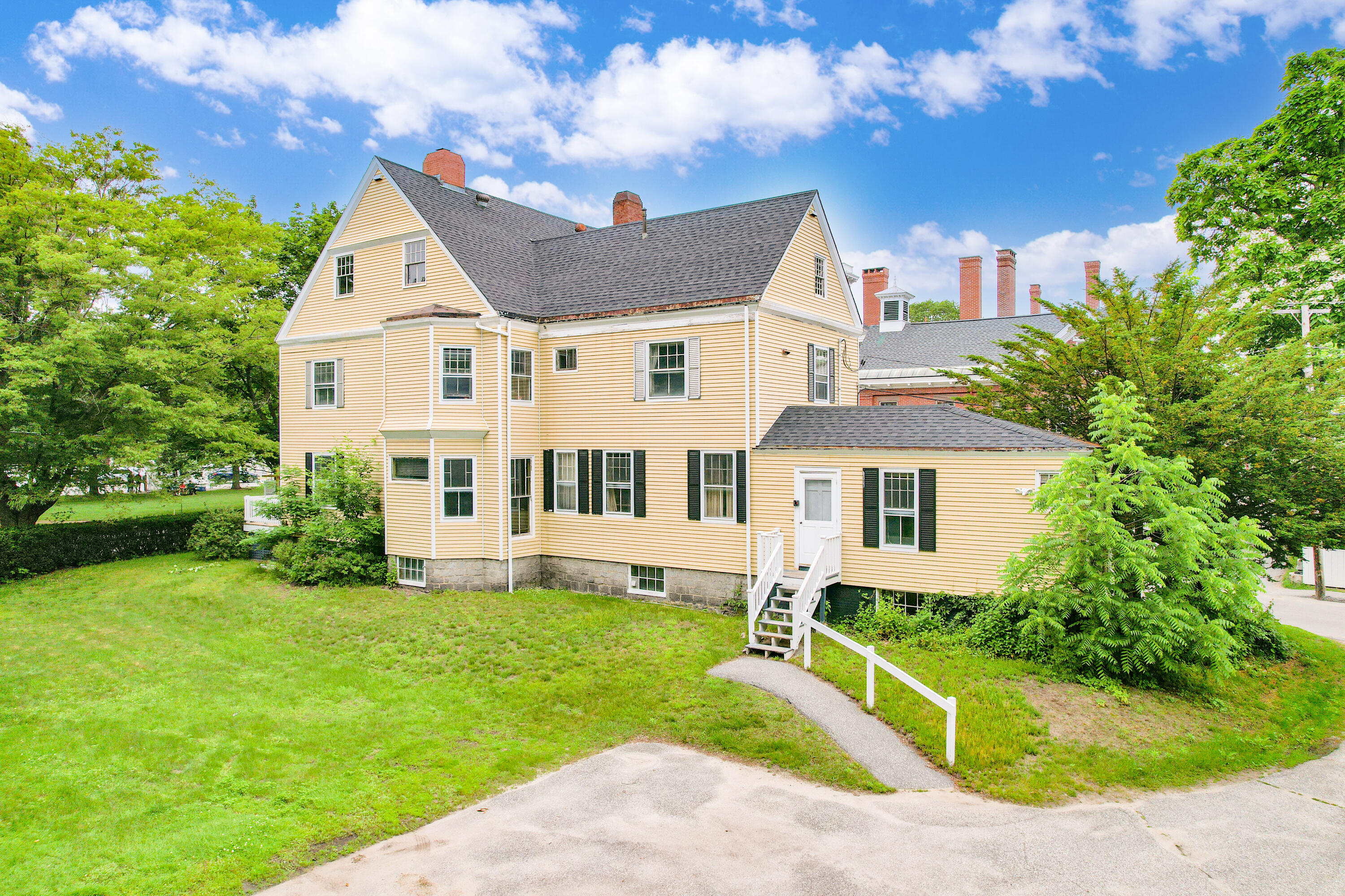 163 Park Row Brunswick ME 04011