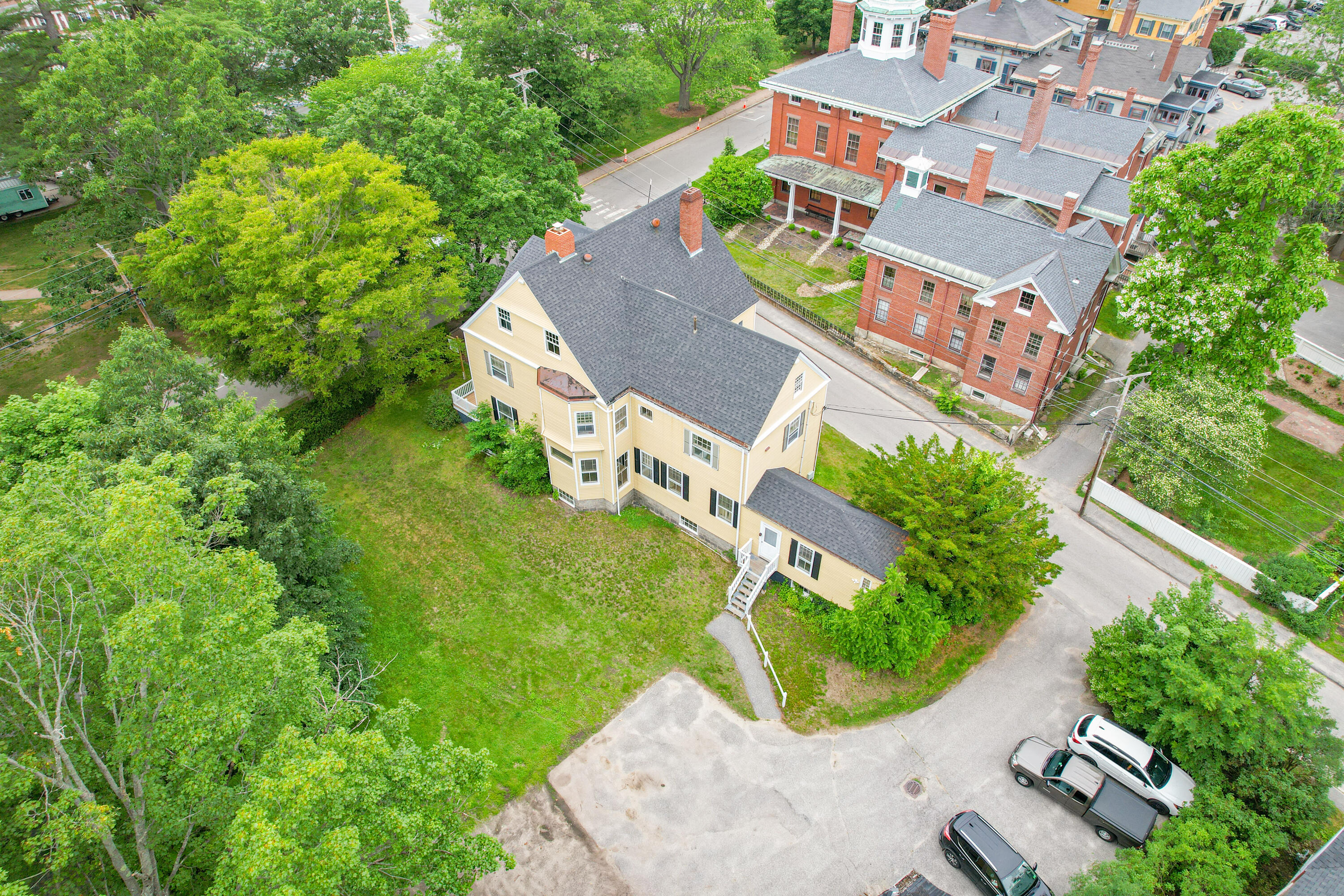 163 Park Row Brunswick ME 04011