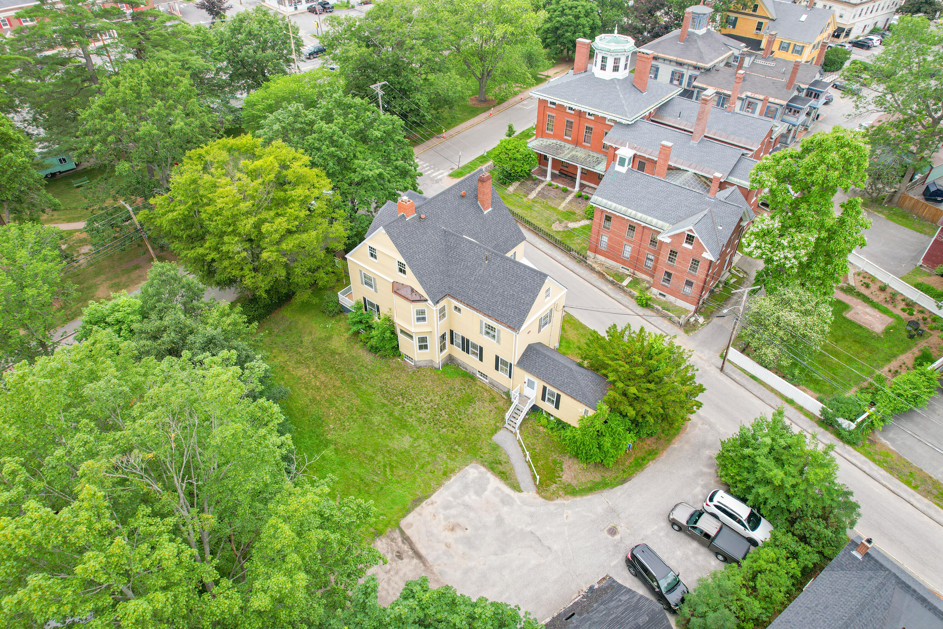 163 Park Row Brunswick ME 04011