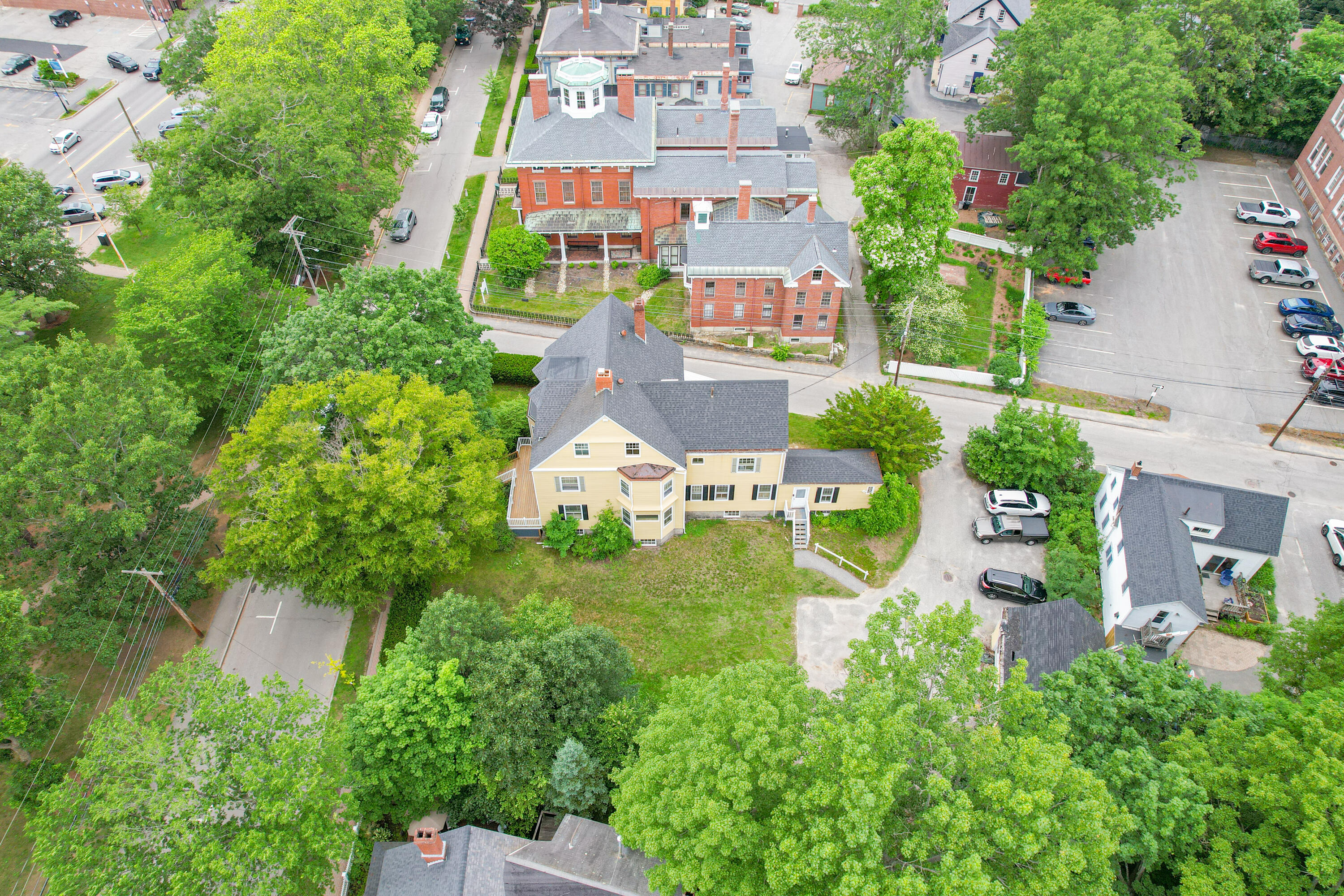 163 Park Row Brunswick ME 04011