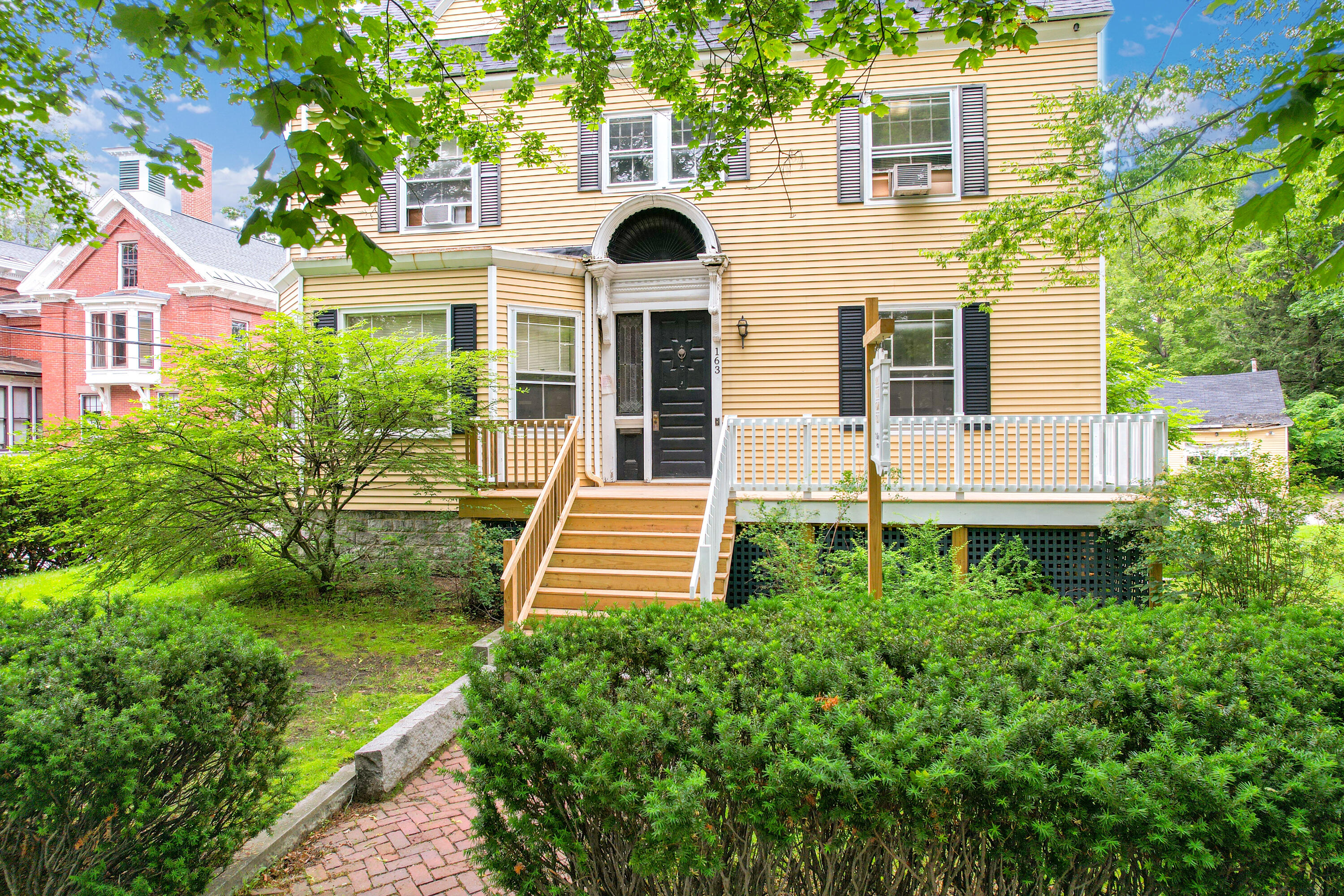 163 Park Row Brunswick ME 04011