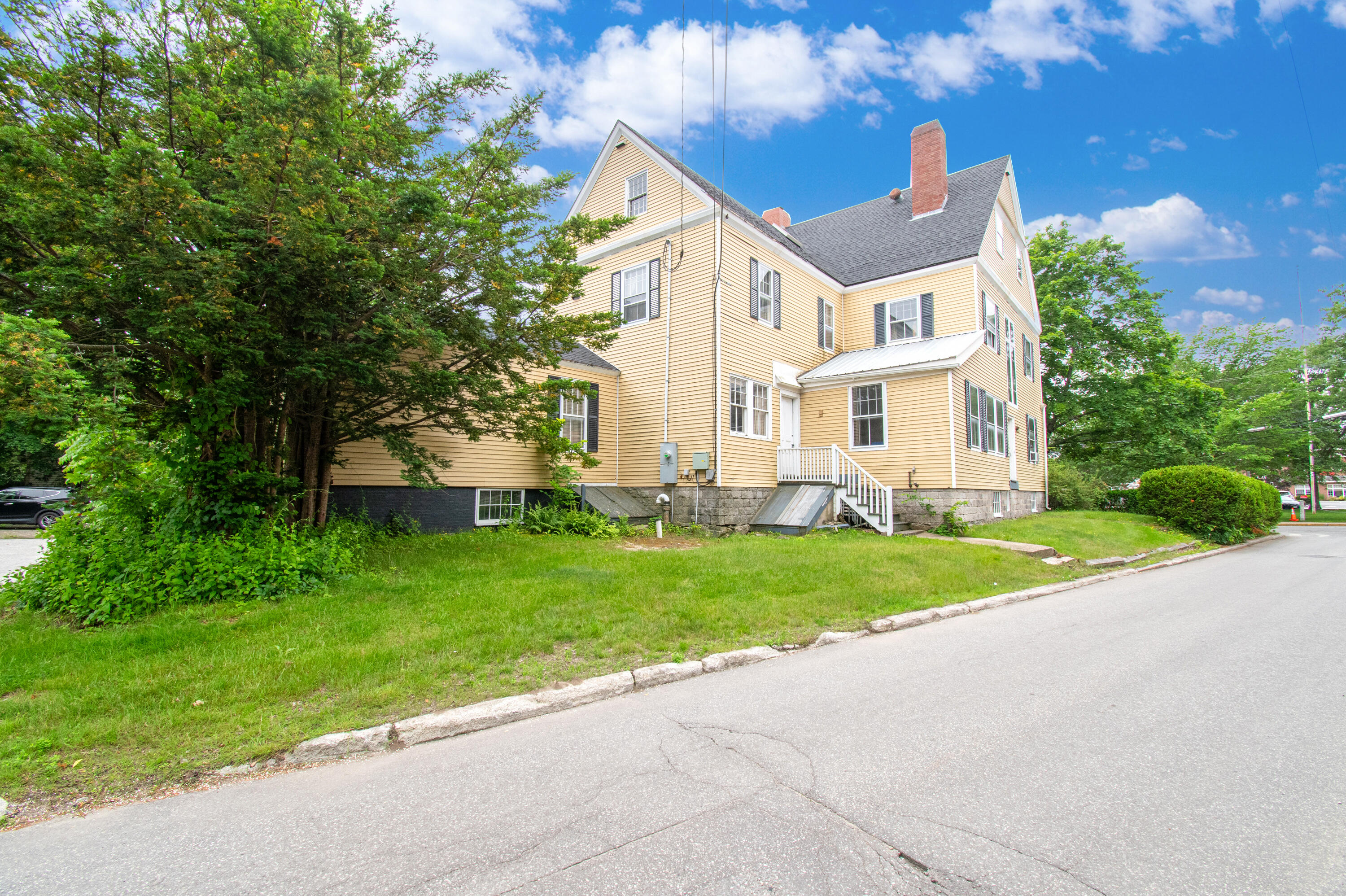 163 Park Row Brunswick ME 04011