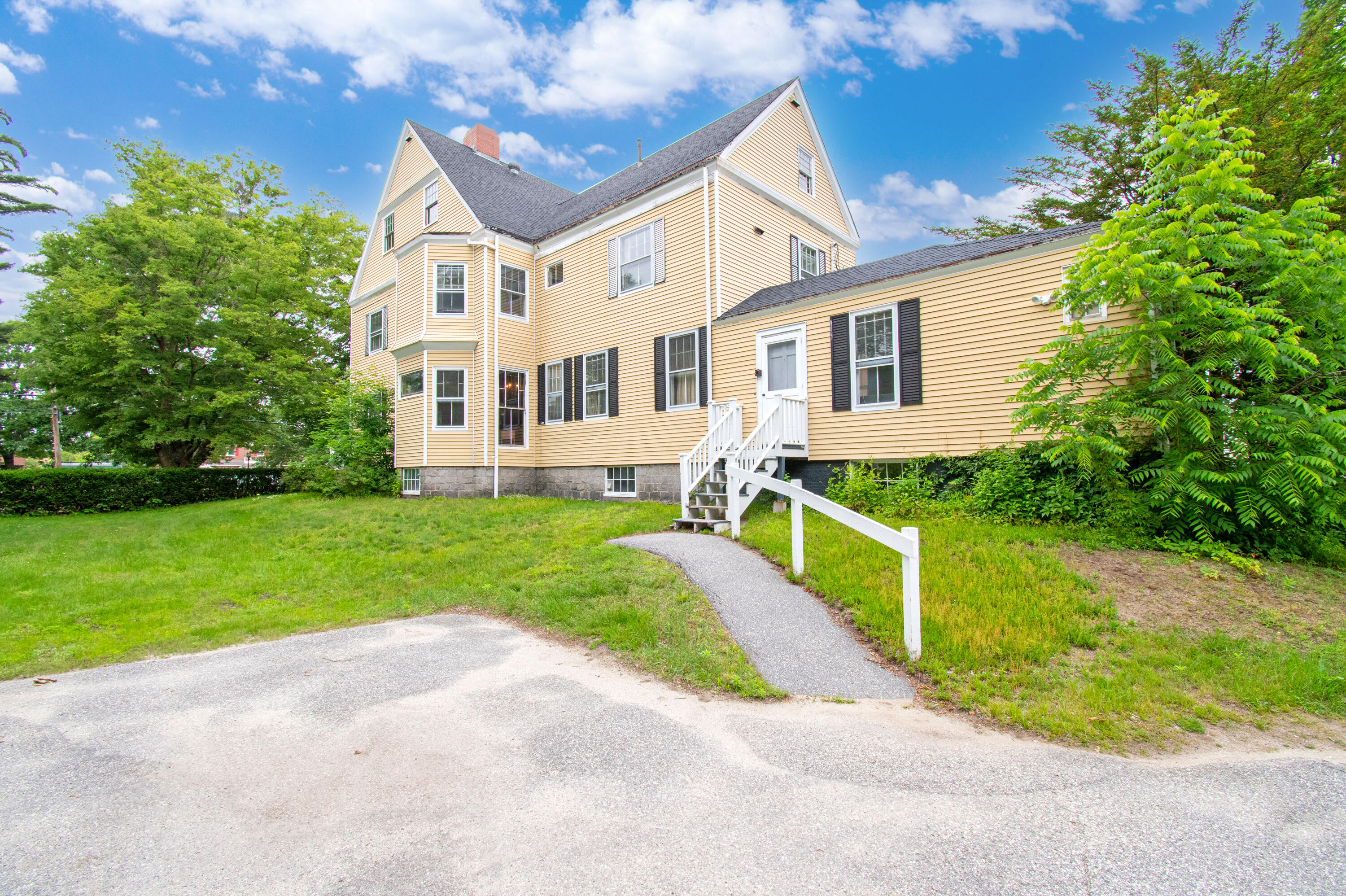 163 Park Row Brunswick ME 04011