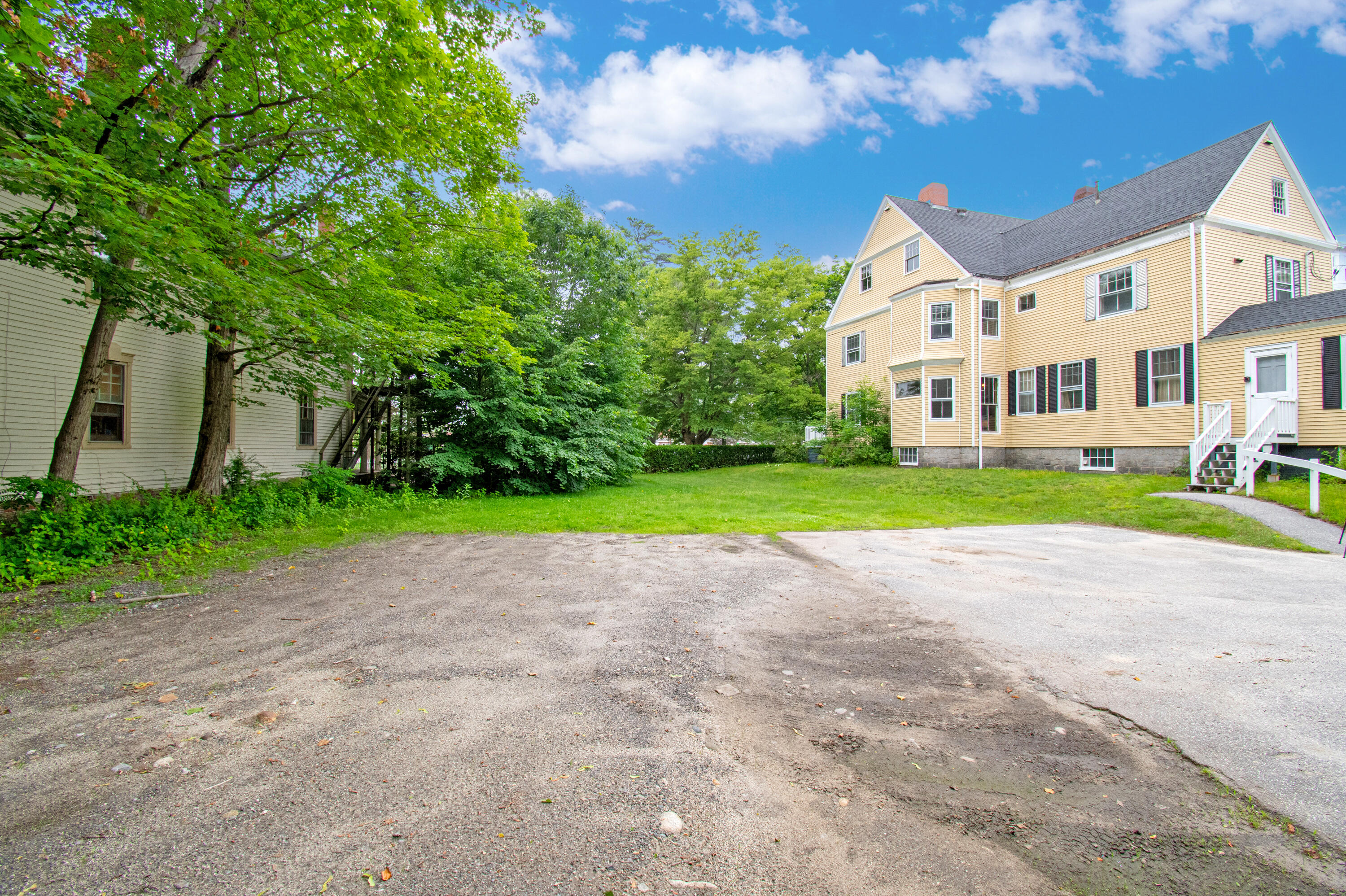 163 Park Row Brunswick ME 04011