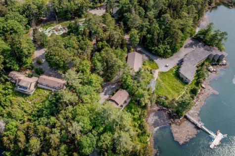 70 Ocean Gate Road Southport ME 04576