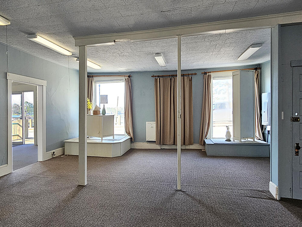 76 Main Street Newcastle ME 04553