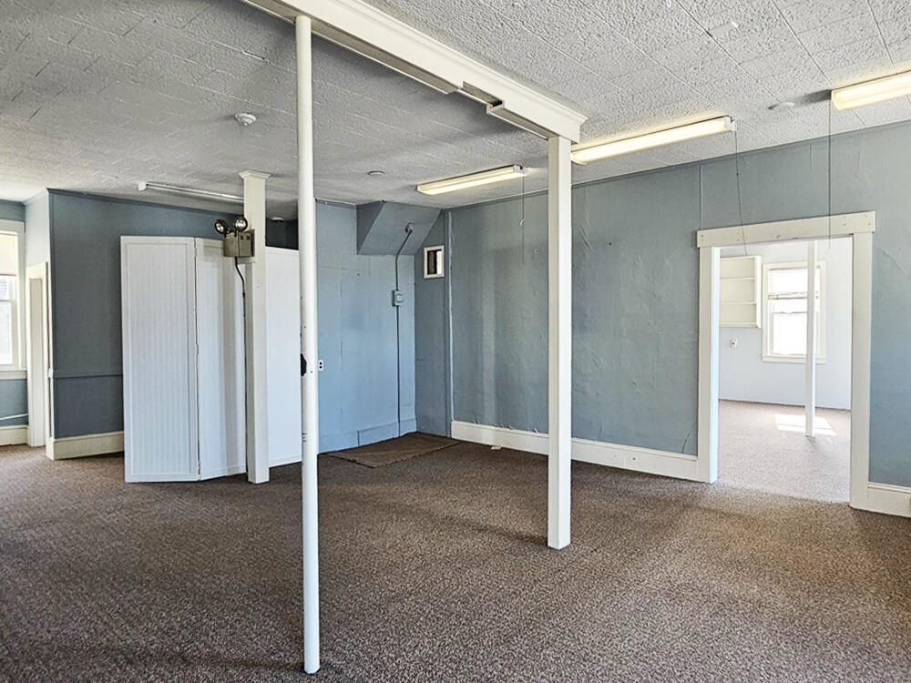 76 Main Street Newcastle ME 04553