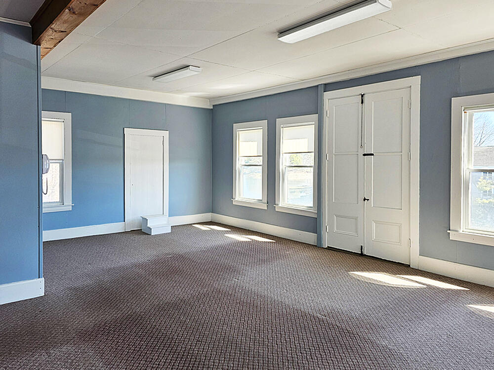 76 Main Street Newcastle ME 04553