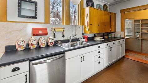 859 W Main Street Dover-foxcroft ME 04426