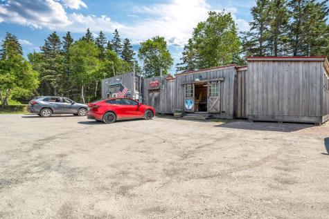 40 North Road Swans Island ME 04685