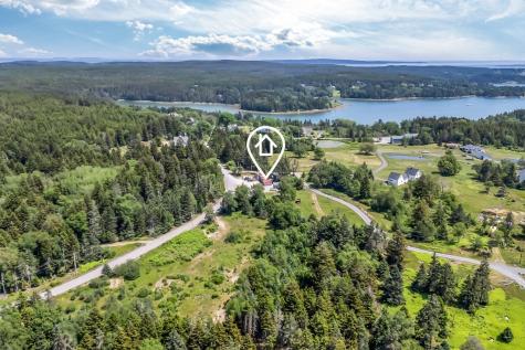 40 North Road Swans Island ME 04685