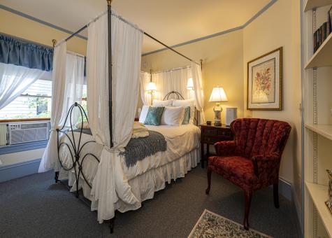 16 Roberts Avenue Bar Harbor ME 04609