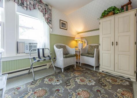 16 Roberts Avenue Bar Harbor ME 04609