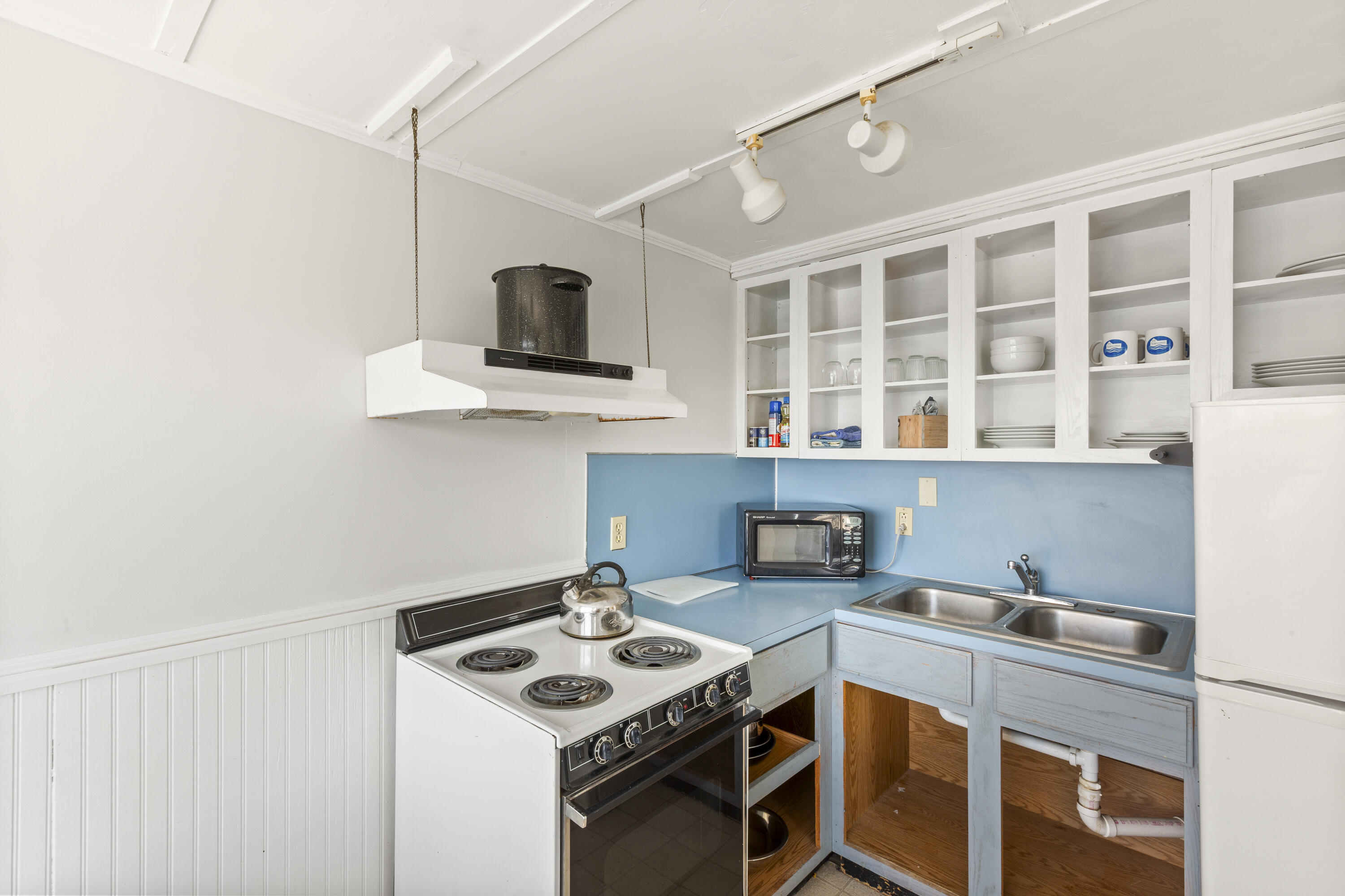 15 Main Street Vinalhaven ME 04863