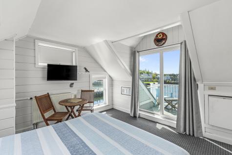 15 Main Street Vinalhaven ME 04863