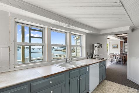 15 Main Street Vinalhaven ME 04863