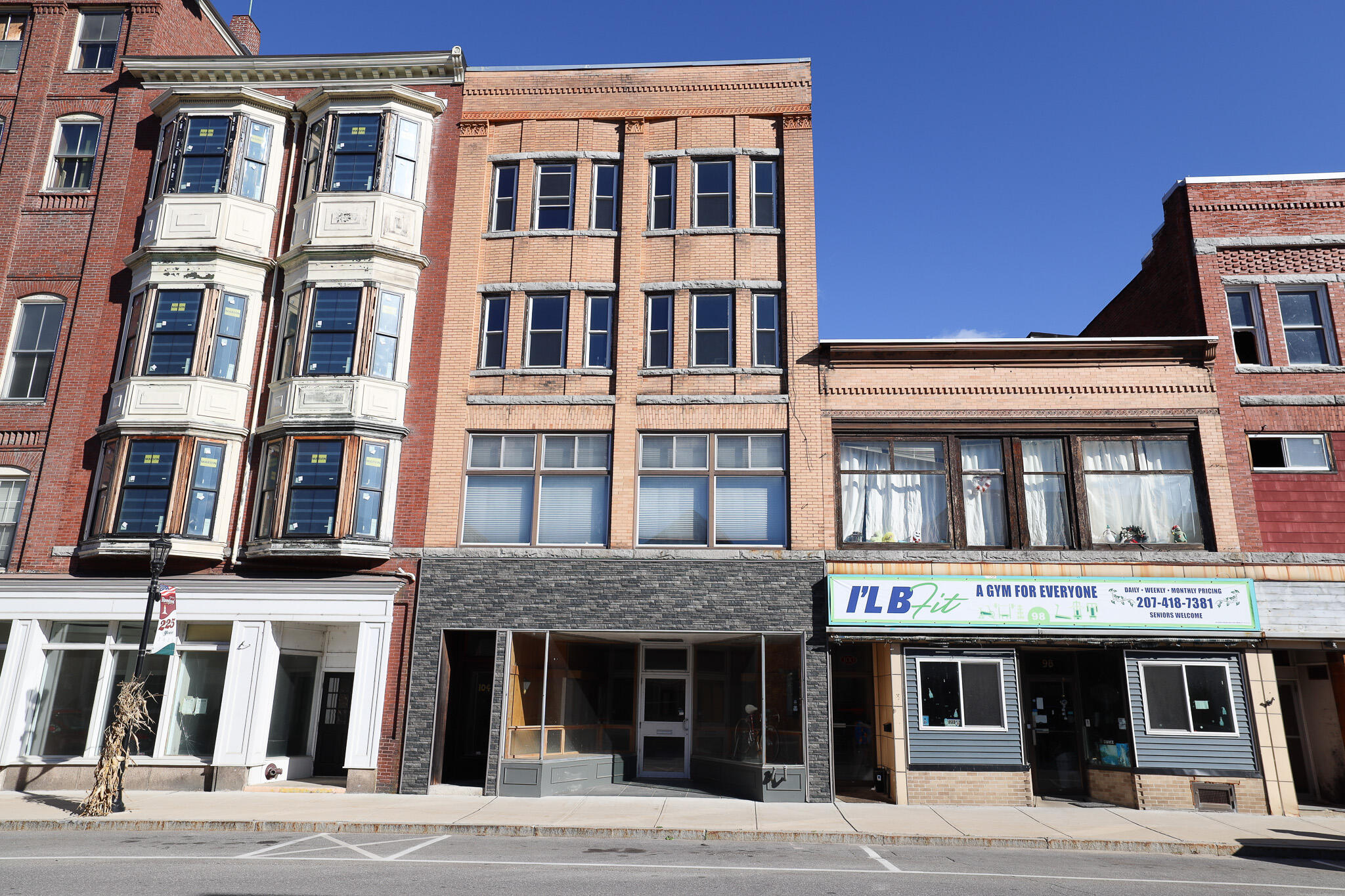 102 Congress Street Rumford ME 04276